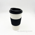BPA KOSTENLOSE Kaffeetasse Plastik mit Ärmel 16oz 500 ml Plastikbecher wiederverwendbarer Kaffeetasse mit Deckel